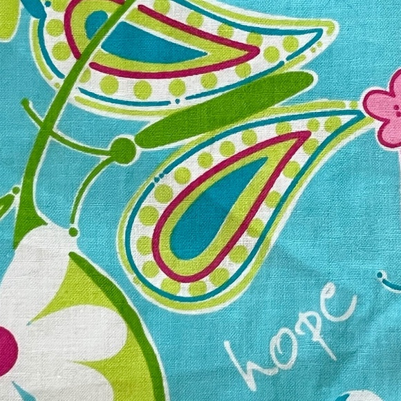 LILLY Designer Floral Square Scarf for Breast Cancer Awareness (2004) - Picture 6 of 8